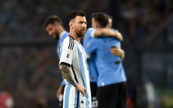 Messi gây thất vọng, ĐT Argentina thua trận trước ĐT Uruguay