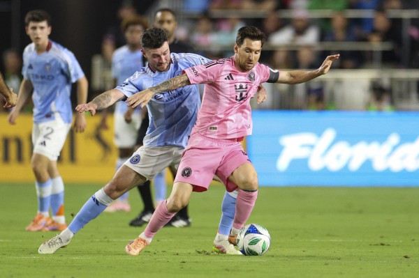 Messi giảm gần 2 kg, sắp đoạt thêm hai chức vô địch trước World Cup 2026 Messi giảm gần 2 kg, sắp đoạt thêm hai chức vô địch trước World Cup 2026