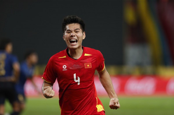 Mới vô địch SEA Games 3 ngày, người hùng U.22 Việt Nam đã xỏ giày đá tiếp Mới vô địch SEA Games 3 ngày, người hùng U.22 Việt Nam đã xỏ giày đá tiếp