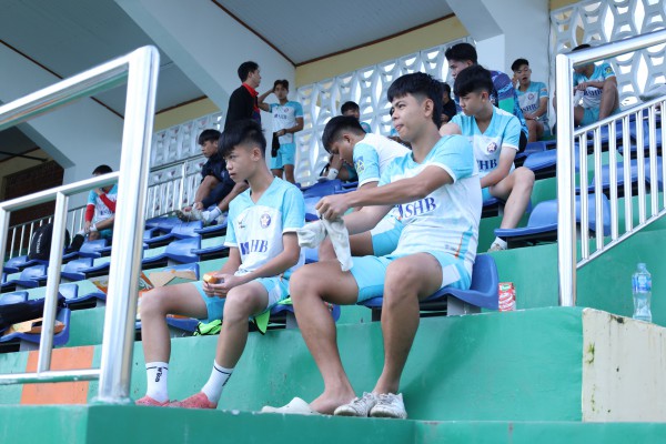 Ngắm SVĐ Quân khu 5 'lột xác', sẵn sàng mùa giải TNSV THACO cup 2026 Ngắm SVĐ Quân khu 5 'lột xác', sẵn sàng mùa giải TNSV THACO cup 2026