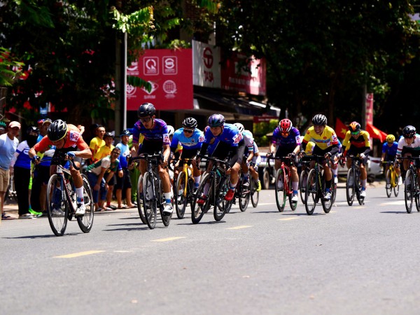 Ngày hội đạp xe Vì hòa bình trở lại Quảng Trị vào tháng 4