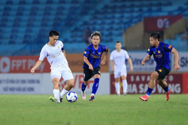 Nghịch lý xuất khẩu cầu thủ của HAGL Nghịch lý xuất khẩu cầu thủ của HAGL