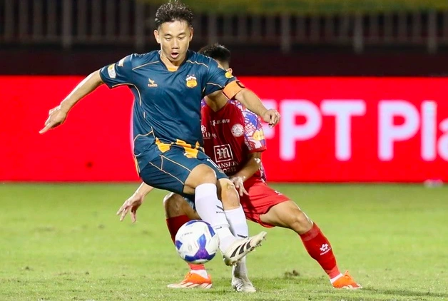 Ngoại binh HAGL quá yếu, gánh nặng oằn vai Minh Vương và Châu Ngọc Quang Ngoại binh HAGL quá yếu, gánh nặng oằn vai Minh Vương và Châu Ngọc Quang