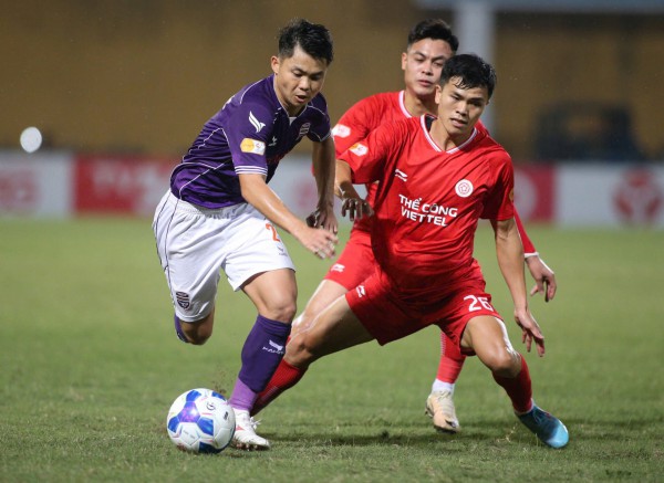 Ngôi đầu trong lặng lẽ của người ‘nói nhiều’ nhất V-League: HLV Popov