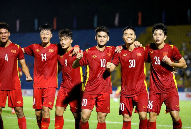Ngược dòng thắng Malaysia 2-1, U19 Việt Nam sớm giành quyền chơi trận chung kết