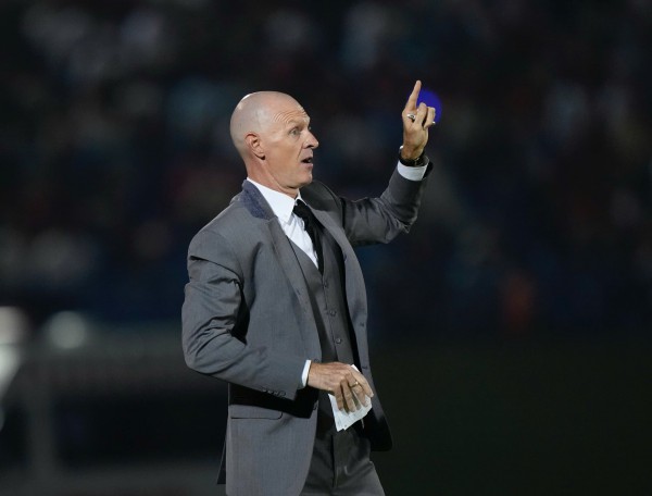 Người đang đối đầu với ông Kim Sang-sik có sự nghiệp li kì cỡ nào: 'Những hành trình điên rồ'