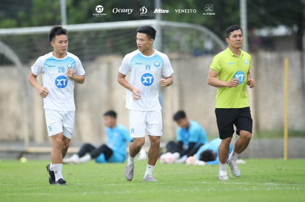 Người hùng thầm lặng phía sau chức vô địch V-League của Nam Định: Không có anh ấy, thì… Người hùng thầm lặng phía sau chức vô địch V-League của Nam Định: Không có anh ấy, thì…