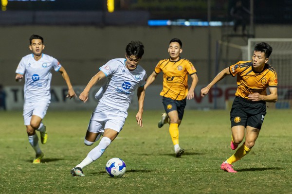 Nguy cơ Nam Định xuống hạng ngang... HAGL, 'lò luyện ngọc' U.23 Việt Nam lâm nguy