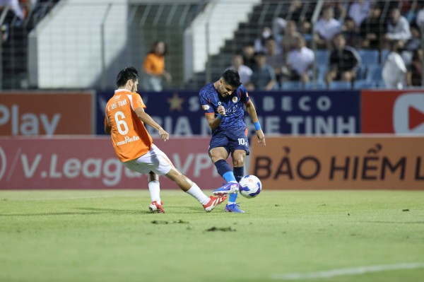 Nguyễn Filip 'xuất thần', CLB CAHN thắng hú vía Đà Nẵng: Ngôi đầu vững như bàn thạch còn HAGL ở đâu?