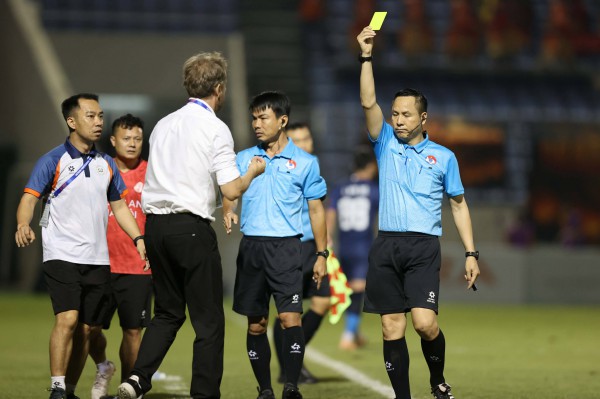 Nguyễn Filip 'xuất thần', CLB CAHN thắng hú vía Đà Nẵng: Ngôi đầu vững như bàn thạch còn HAGL ở đâu?