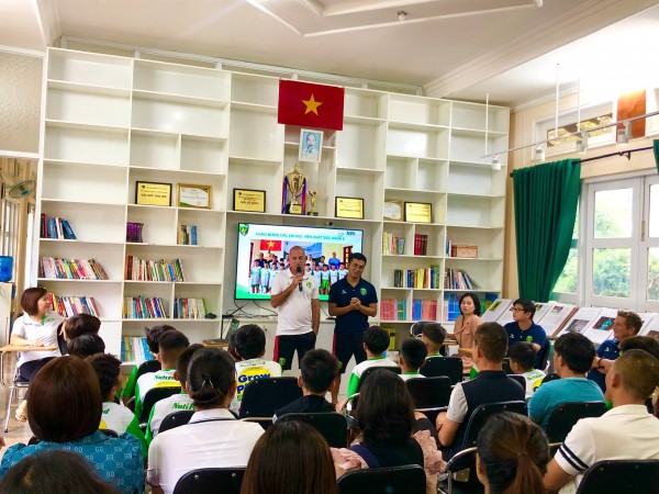 Nguyễn Thái Quốc Cường tự tin thoát bóng người anh họ Công Phượng Nguyễn Thái Quốc Cường tự tin thoát bóng người anh họ Công Phượng