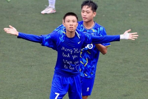 Nhiều trận đấu 'nảy lửa' ở vòng loại giải bóng đá Thanh Niên sinh viên Việt Nam Nhiều trận đấu 'nảy lửa' ở vòng loại giải bóng đá Thanh Niên sinh viên Việt Nam