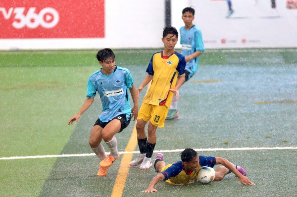 Nhiều trận đấu 'nảy lửa' ở vòng loại giải bóng đá Thanh Niên sinh viên Việt Nam Nhiều trận đấu 'nảy lửa' ở vòng loại giải bóng đá Thanh Niên sinh viên Việt Nam