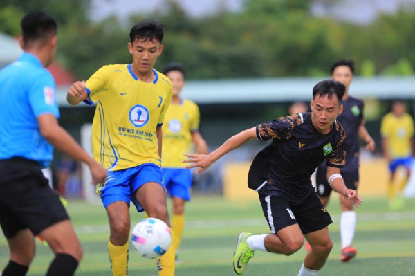 Nhiều trận đấu 'nảy lửa' ở vòng loại giải bóng đá Thanh Niên sinh viên Việt Nam Nhiều trận đấu 'nảy lửa' ở vòng loại giải bóng đá Thanh Niên sinh viên Việt Nam