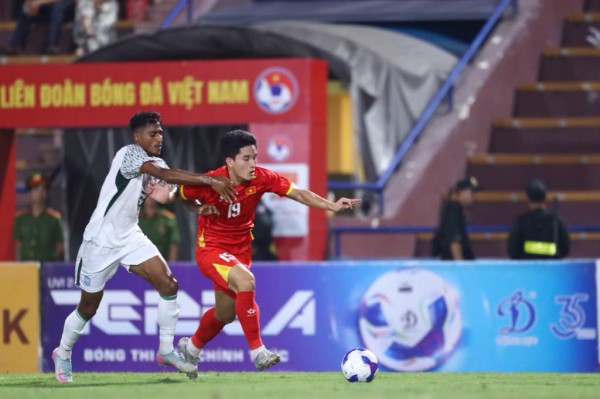 Những ‘cú đấm thép’ lột xác ngoạn mục, vũ khí tấn công của U.23 Việt Nam trở nên lợi hại Những ‘cú đấm thép’ lột xác ngoạn mục, vũ khí tấn công của U.23 Việt Nam trở nên lợi hại