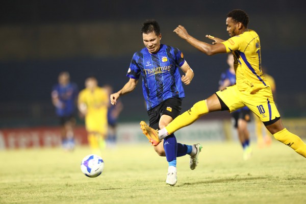 Những đội phán quyết cuộc đua trụ hạng V-League: Bất ngờ có... HAGL