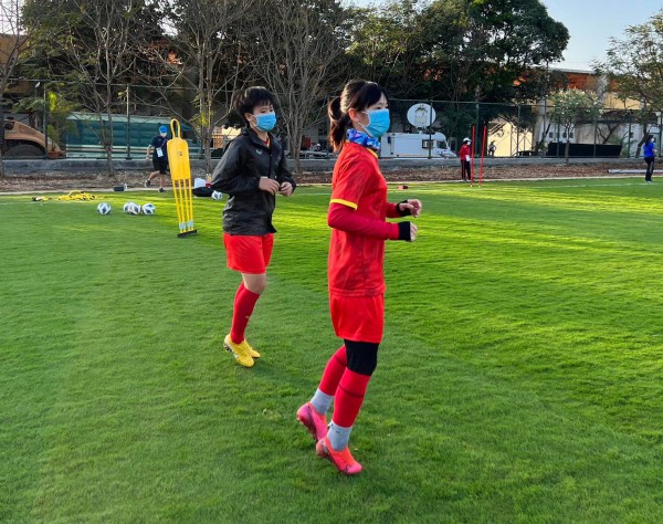 Nín thở chờ tuyển nữ Việt Nam có được thi đấu trận gặp Hàn Quốc hay không