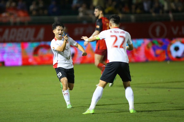 Ninh Bình ngược dòng khó tin, đánh bại đội CA TP.HCM: Hoàng Đức tuyệt hay, trận đấu cực đỉnh!