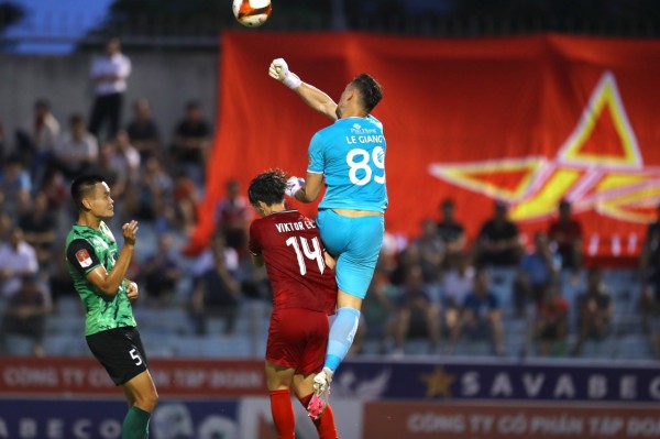 Nóng: FIFA đồng ý cho Lê Giang Patrik khoác áo đội tuyển Việt Nam, ông Kim có hàng thủ lý tưởng Nóng: FIFA đồng ý cho Lê Giang Patrik khoác áo đội tuyển Việt Nam, ông Kim có hàng thủ lý tưởng