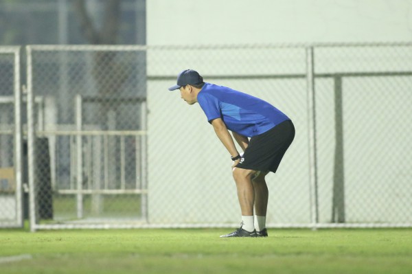 Nóng: Lý Đức bị chấn thương cổ chân, HLV Kim Sang-sik và U.23 Việt Nam ‘nội soi’ Philippines Nóng: Lý Đức bị chấn thương cổ chân, HLV Kim Sang-sik và U.23 Việt Nam ‘nội soi’ Philippines