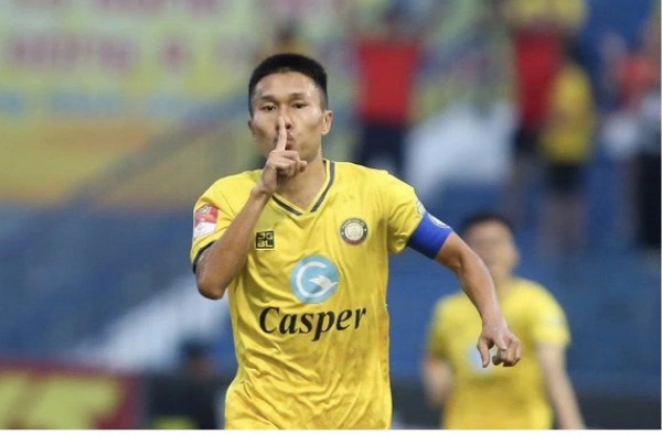 Nóng: Đội tuyển Việt Nam gọi trung vệ cao 1,96 m của HAGL, Doãn Ngọc Tân tái xuất, vắng bóng Nguyễn Filip Nóng: Đội tuyển Việt Nam gọi trung vệ cao 1,96 m của HAGL, Doãn Ngọc Tân tái xuất, vắng bóng Nguyễn Filip