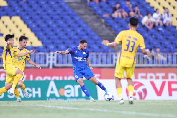 PVF-CAND bất ngờ đánh bại SLNA, đấu play-off giành vé trụ lại V-League PVF-CAND bất ngờ đánh bại SLNA, đấu play-off giành vé trụ lại V-League