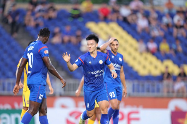 PVF-CAND bất ngờ đánh bại SLNA, đấu play-off giành vé trụ lại V-League PVF-CAND bất ngờ đánh bại SLNA, đấu play-off giành vé trụ lại V-League