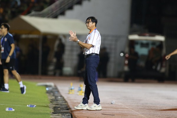 Phản ứng trái ngược sau trận cầu kịch tính: HLV Lê Huỳnh Đức mãn nguyện dù thua, HLV Ninh Bình thì… Phản ứng trái ngược sau trận cầu kịch tính: HLV Lê Huỳnh Đức mãn nguyện dù thua, HLV Ninh Bình thì…