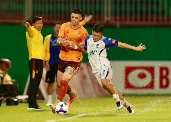 Quá bất ngờ, HAGL bàn thua còn ít hơn Hà Nội: Thủ làm nhưng… công phá Quá bất ngờ, HAGL bàn thua còn ít hơn Hà Nội: Thủ làm nhưng… công phá