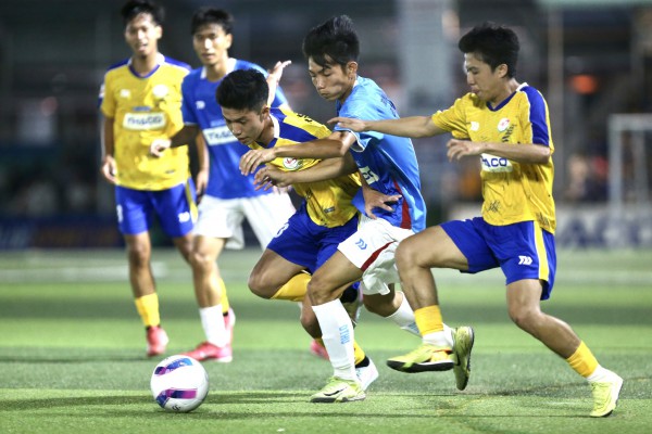 Quà sinh nhật đặc biệt của HLV Bồ Đào Nha tại TNSV THACO cup 2026