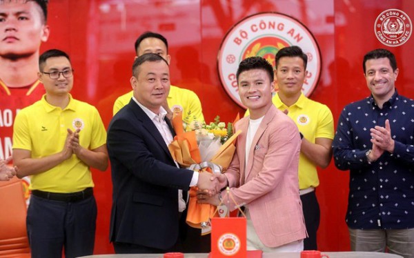 Quang Hải chính thức ra mắt CLB Công an Hà Nội