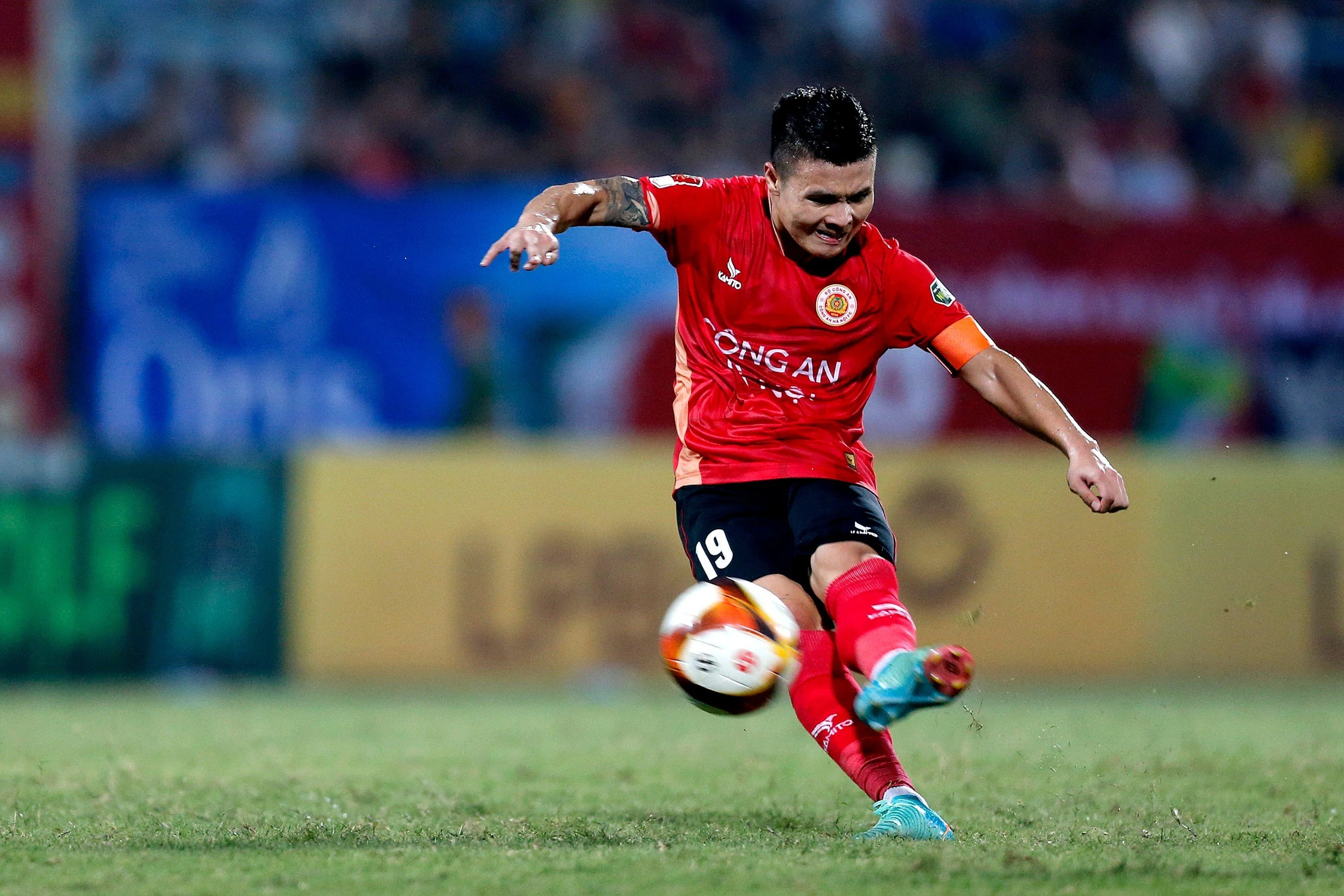 'Quang Hải sẽ khoác áo Urawa Reds hay trở thành cầu thủ của Consadole Sapporo?'