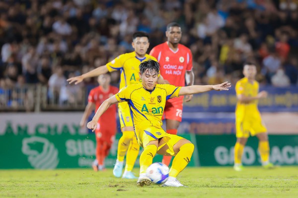 Rimario tỏa sáng giúp Thanh Hóa 'giải hạn', thắng nghẹt thở SLNA: Vui sao nước mắt lại trào! Rimario tỏa sáng giúp Thanh Hóa 'giải hạn', thắng nghẹt thở SLNA: Vui sao nước mắt lại trào!