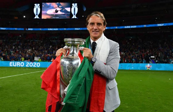 Roberto Mancini từ chức HLV ĐT Italia