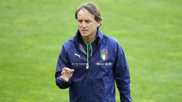 Roberto Mancini từ chức HLV ĐT Italia