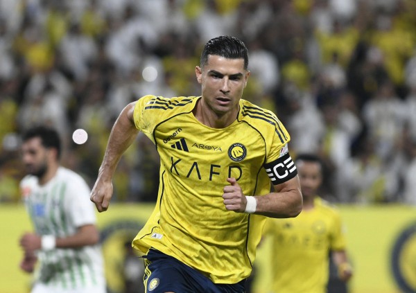 Ronaldo được trả lại 6 bàn thắng, SAFF điều tra vụ tố cáo trọng tài thiên vị