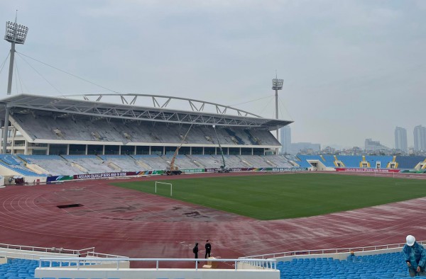 Sân Mỹ Đình lắp ghế gần xong, VAR có mặt ở Việt Nam chờ đội Trung Quốc