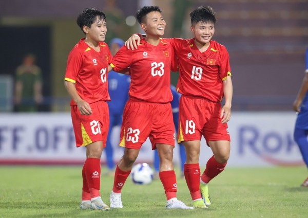 'Sạn' trong chiến thắng đậm của đội tuyển nữ Việt Nam 'Sạn' trong chiến thắng đậm của đội tuyển nữ Việt Nam