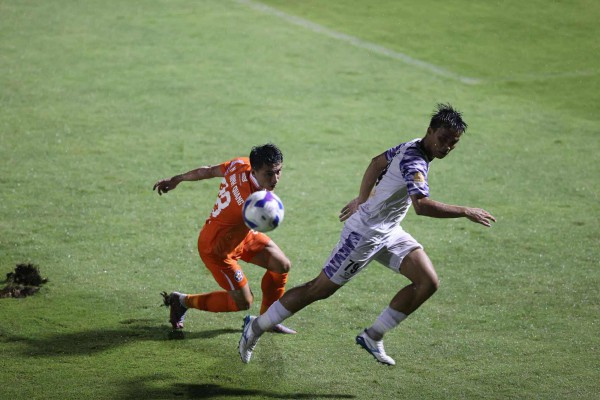 Sao U.23 Việt Nam Lê Viktor thành ‘gà son’, kiến tạo phút 90+7: Hà Tĩnh thắng nhọc Quảng Ninh