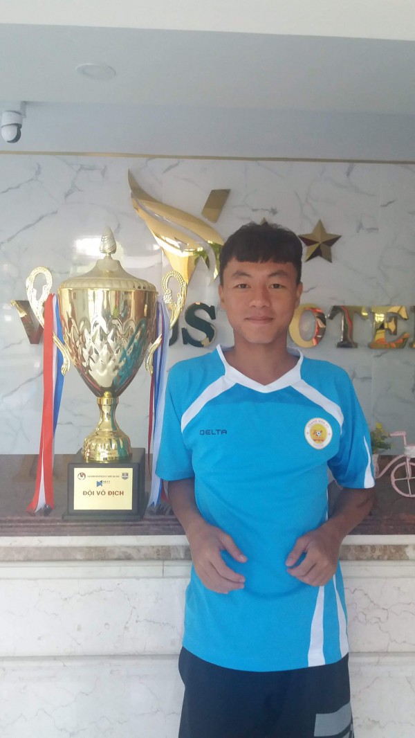 Sao U.23 Việt Nam Thái Sơn nói lời gan ruột khi chia tay CLB Thanh Hóa: 'Một phần thanh xuân của tôi'