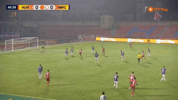 Sao Việt kiều Lê Viktor bùng nổ, Hà Tĩnh thắng cực sốc Hà Nội: HLV Harry Kewell đau khổ Sao Việt kiều Lê Viktor bùng nổ, Hà Tĩnh thắng cực sốc Hà Nội: HLV Harry Kewell đau khổ