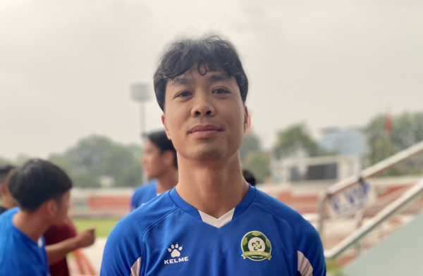 Siết chặt an ninh trận play-off, khán giả được khuyến cáo khi đến xem Công Phượng 'đại chiến' Bùi Tiến Dũng Siết chặt an ninh trận play-off, khán giả được khuyến cáo khi đến xem Công Phượng 'đại chiến' Bùi Tiến Dũng