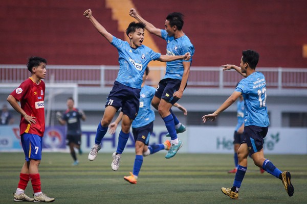 Tân binh trình làng, cựu vô địch tái xuất Tân binh trình làng, cựu vô địch tái xuất