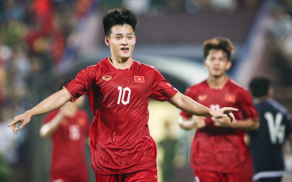 Thắng U23 Guam 6-0, U23 Việt Nam khởi đầu suôn sẻ tại Vòng loại châu Á Thắng U23 Guam 6-0, U23 Việt Nam khởi đầu suôn sẻ tại Vòng loại châu Á