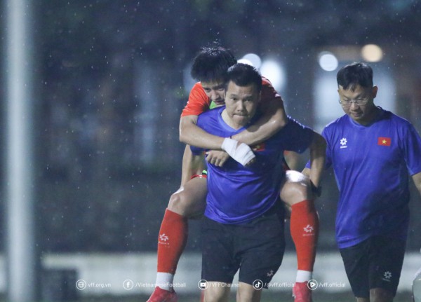 Thanh Nhàn bất ngờ chấn thương, U.23 Việt Nam bổ sung gấp sao trẻ hay nhất V-League Thanh Nhàn bất ngờ chấn thương, U.23 Việt Nam bổ sung gấp sao trẻ hay nhất V-League