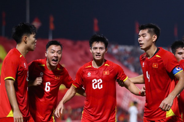 Thanh Nhàn ghi bàn đẳng cấp, U.23 Việt Nam thắng Yemen: VFF thưởng lớn vì tấm vé vàng châu Á