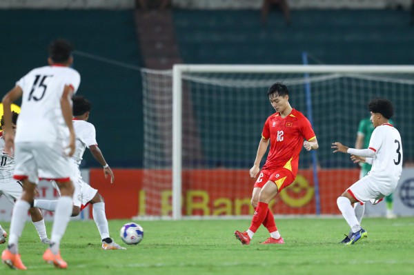 Thanh Nhàn ghi bàn đẳng cấp, U.23 Việt Nam thắng Yemen: VFF thưởng lớn vì tấm vé vàng châu Á