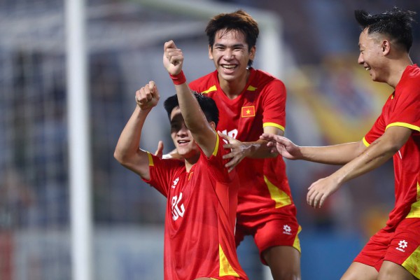 Thanh Nhàn ghi bàn đẳng cấp, U.23 Việt Nam thắng Yemen: VFF thưởng lớn vì tấm vé vàng châu Á