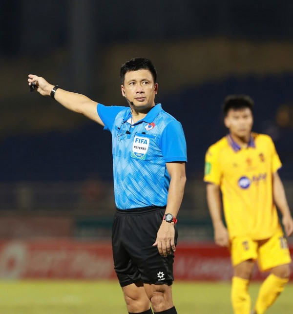 Thầy giáo Hoàng Ngọc Hà thiết lập kỷ lục: Lần thứ tư giành Còi vàng Việt Nam