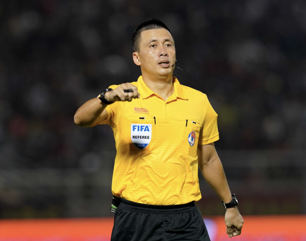 Thầy giáo Hoàng Ngọc Hà thiết lập kỷ lục: Lần thứ tư giành Còi vàng Việt Nam